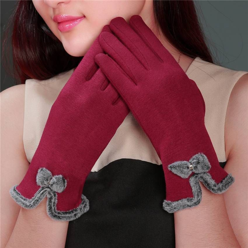 Сенсорные женские перчатки тканевые за 169 ₽  в е .