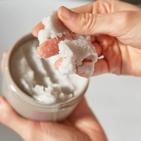Скраб для тела скульптурирующий с охлаждающим эффектом  COOL & FIRM OIL BODY SCRUB, 350 г
