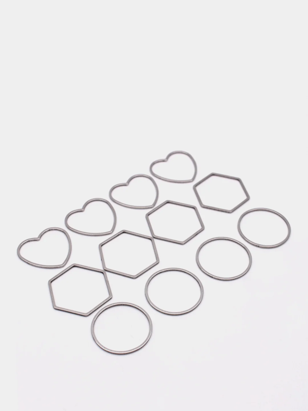 деревянная рамка для зеркала с эпоксидной смолой. кулон с незабудками из эпоксидной смолы. фоторамка из смолы. подвеска с незабудками. кулоны контуры.