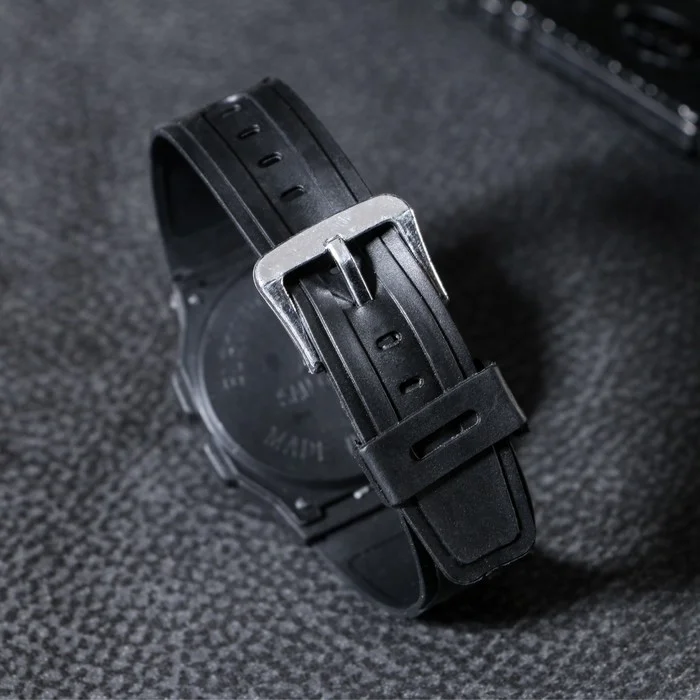 S Часы наручные детские электронные, с силиконовым ремешком, черные, 22 см (3.5х2.7 см)