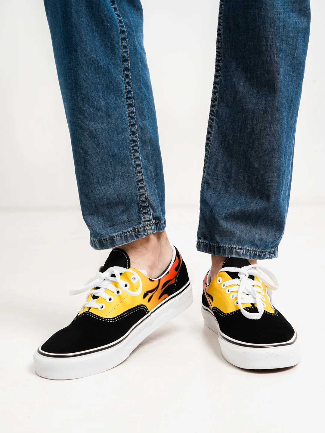 Кеды Flame Era, Vans за 4584 ₽ купить в интернет-магазине KazanExpress
