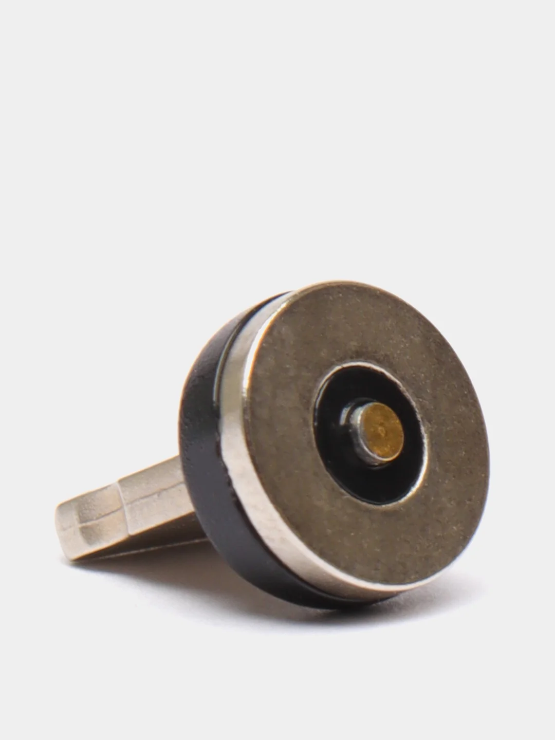 Магнитный коннектор