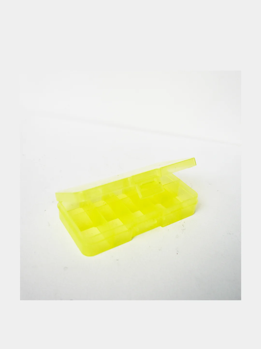 Контейнер, органайзер с ячейками для мелочей и бисера