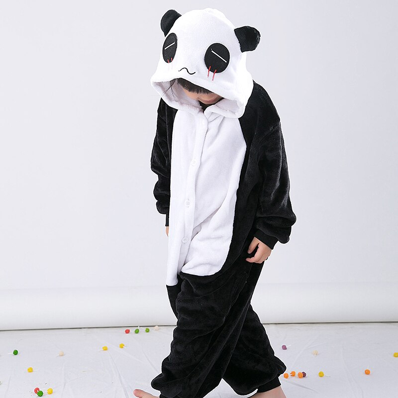 Панда в пижаме