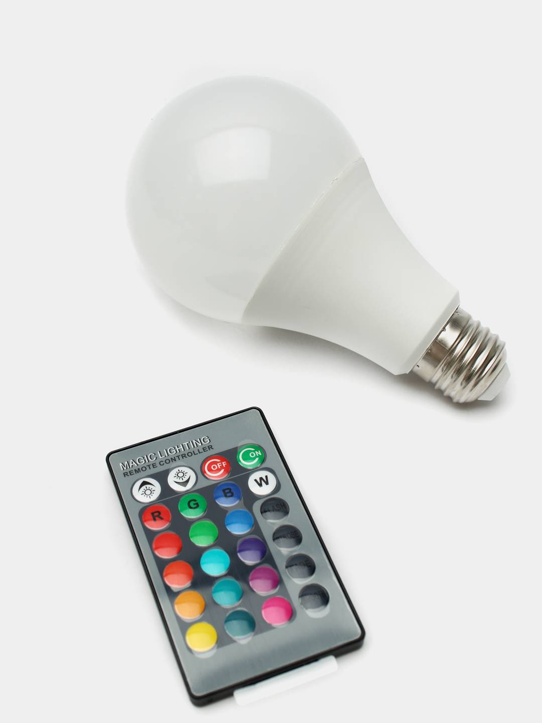 Разноцветная светодиодная лампочка RGBW с пультом ДУ за 490 ₽  в .