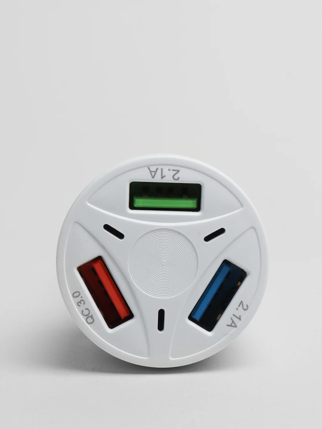 Авто адаптер Quick charge Olaf 3.0 А, с 3-мя USB портами