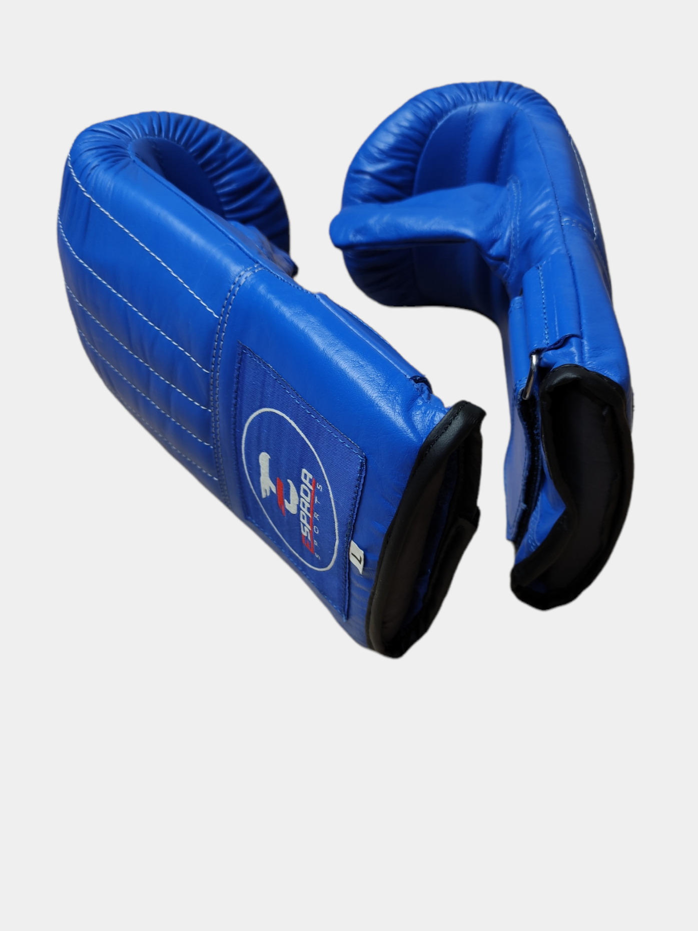  перчатки для бокса  по цене 900 ₽ в е .