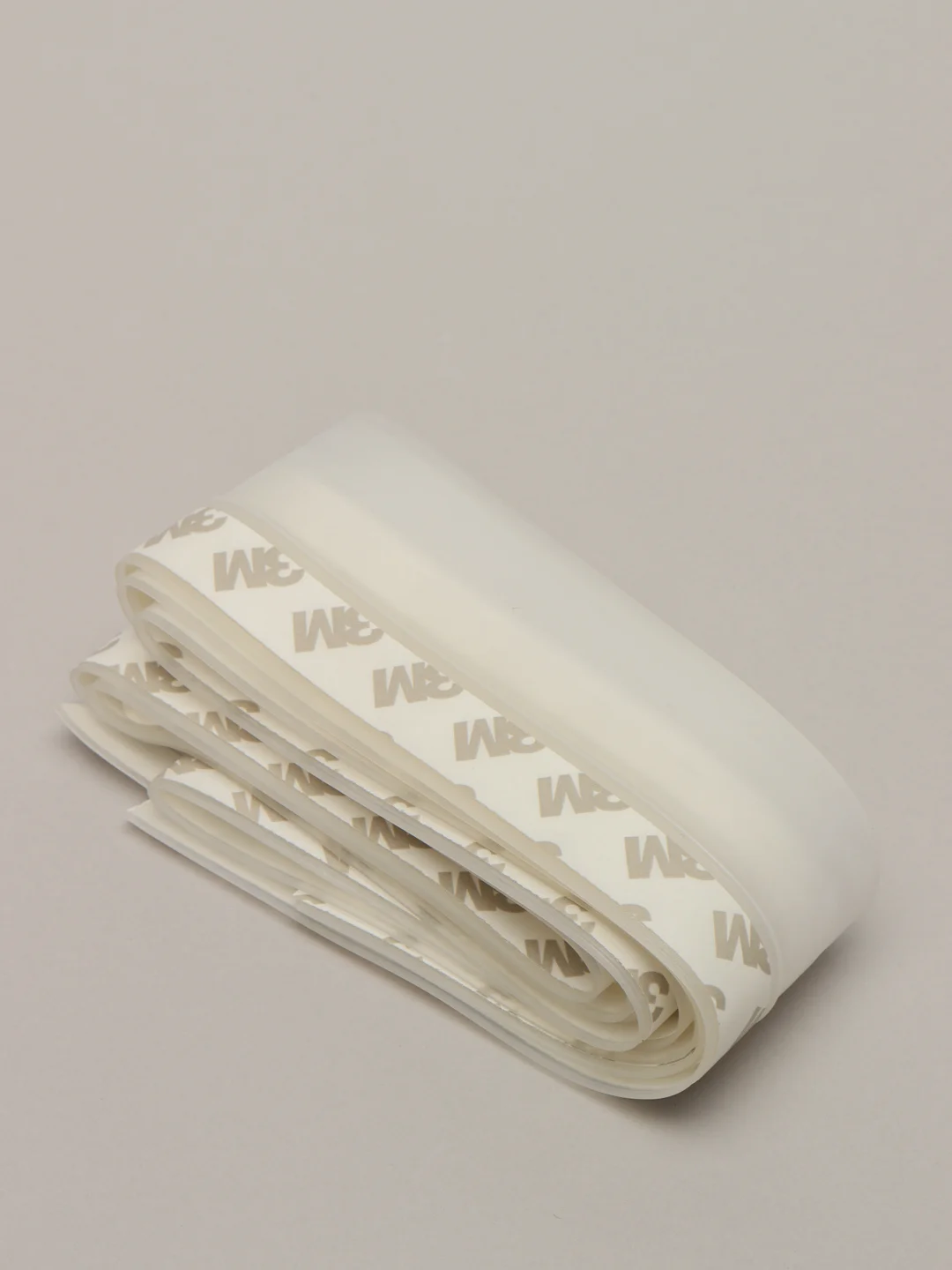 Уплотнительная лента силиконовая,самоклеящаяся для двери,окон ...