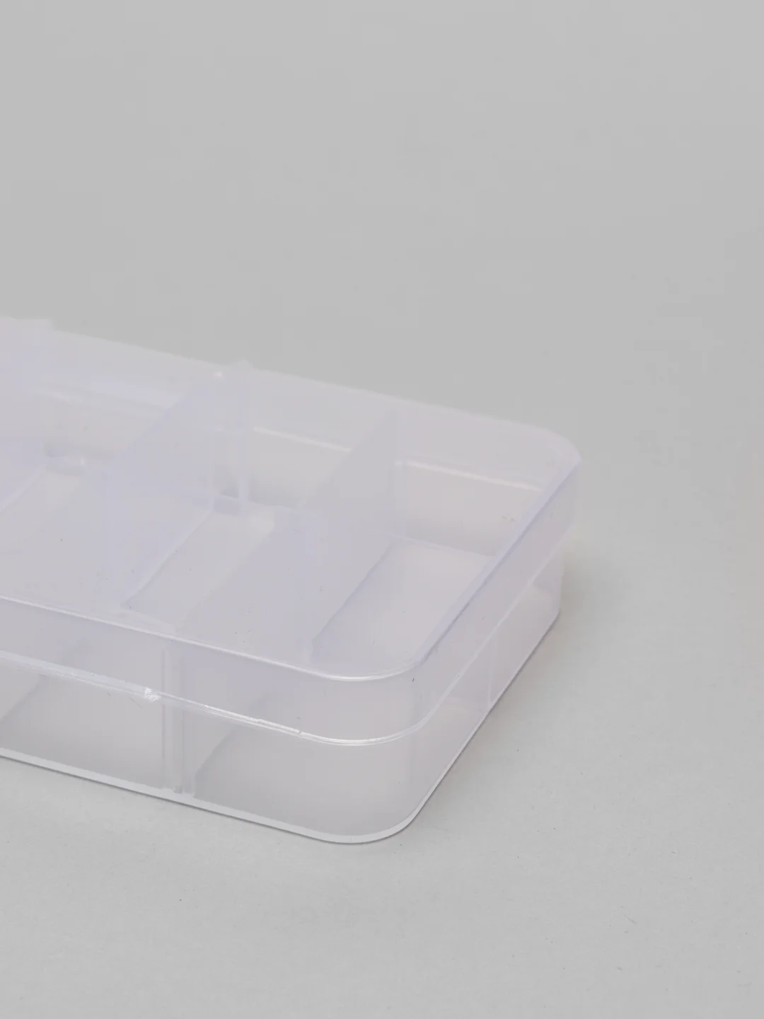 Контейнер, органайзер с ячейками для мелочей и бисера