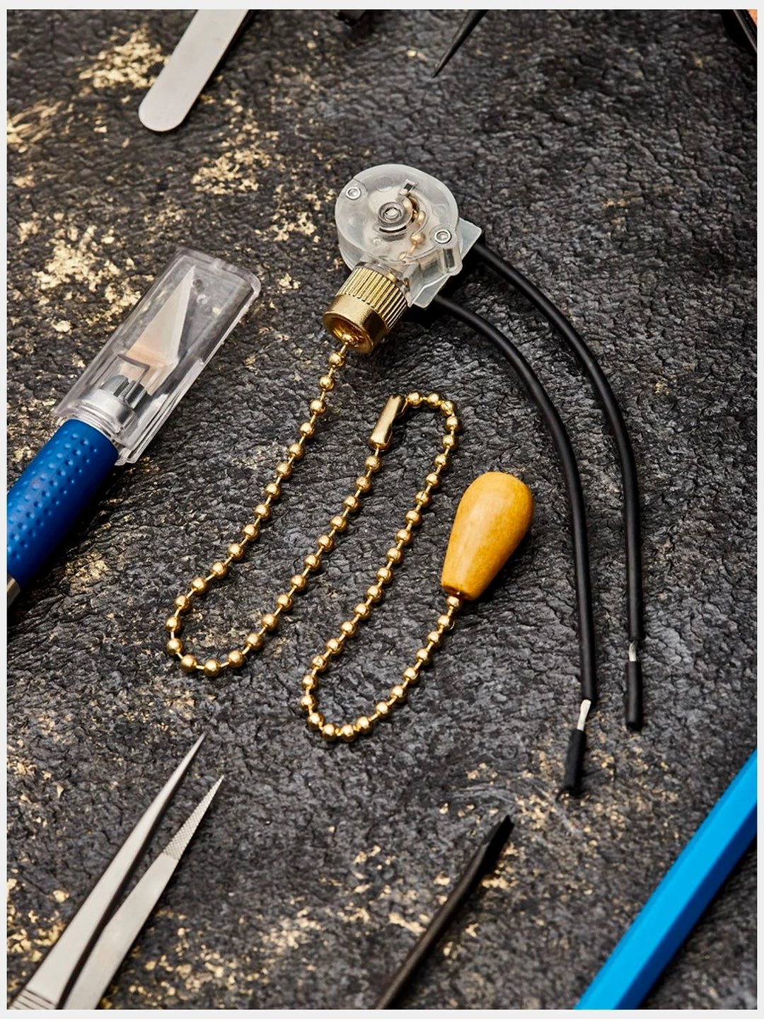 Выключатель/сонетка \"Gold\" для светильника с проводом и деревянным ...