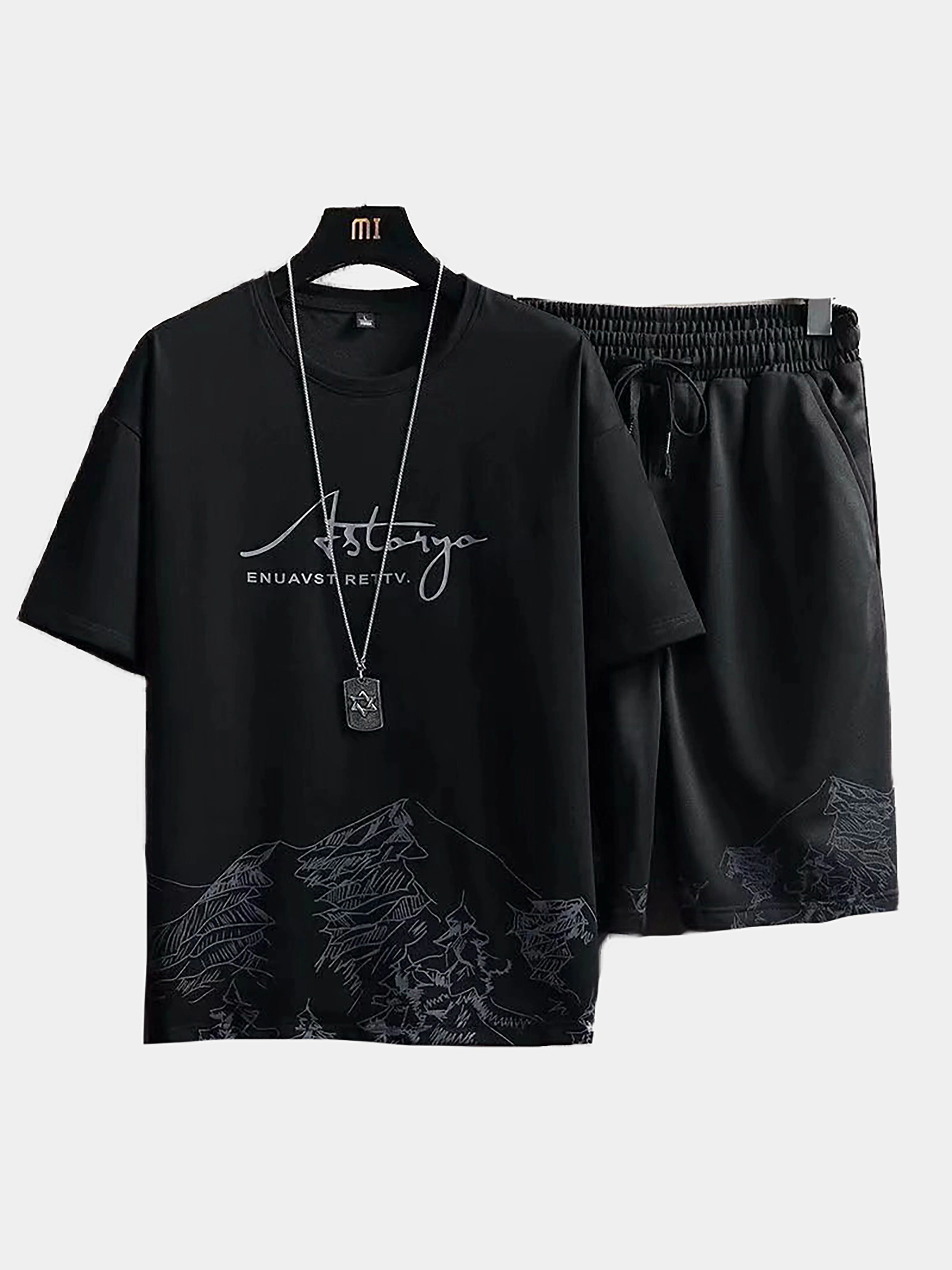 Men uni sika boshladim va u uygondi.