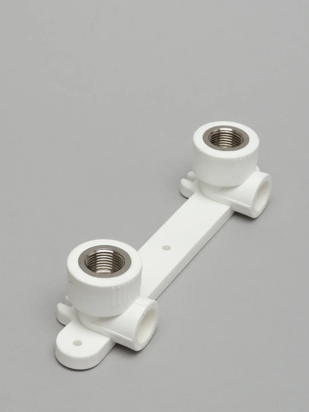 Планка для смесителя 20- 1/2 внутр.полипропилен белый за 250 ? купить в ...