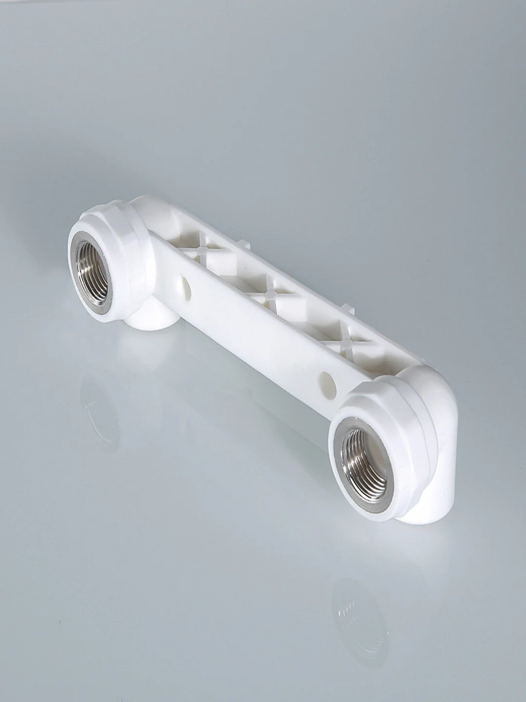 Планка полипропиленовая для подключения смесителя за 249 ? купить в ...