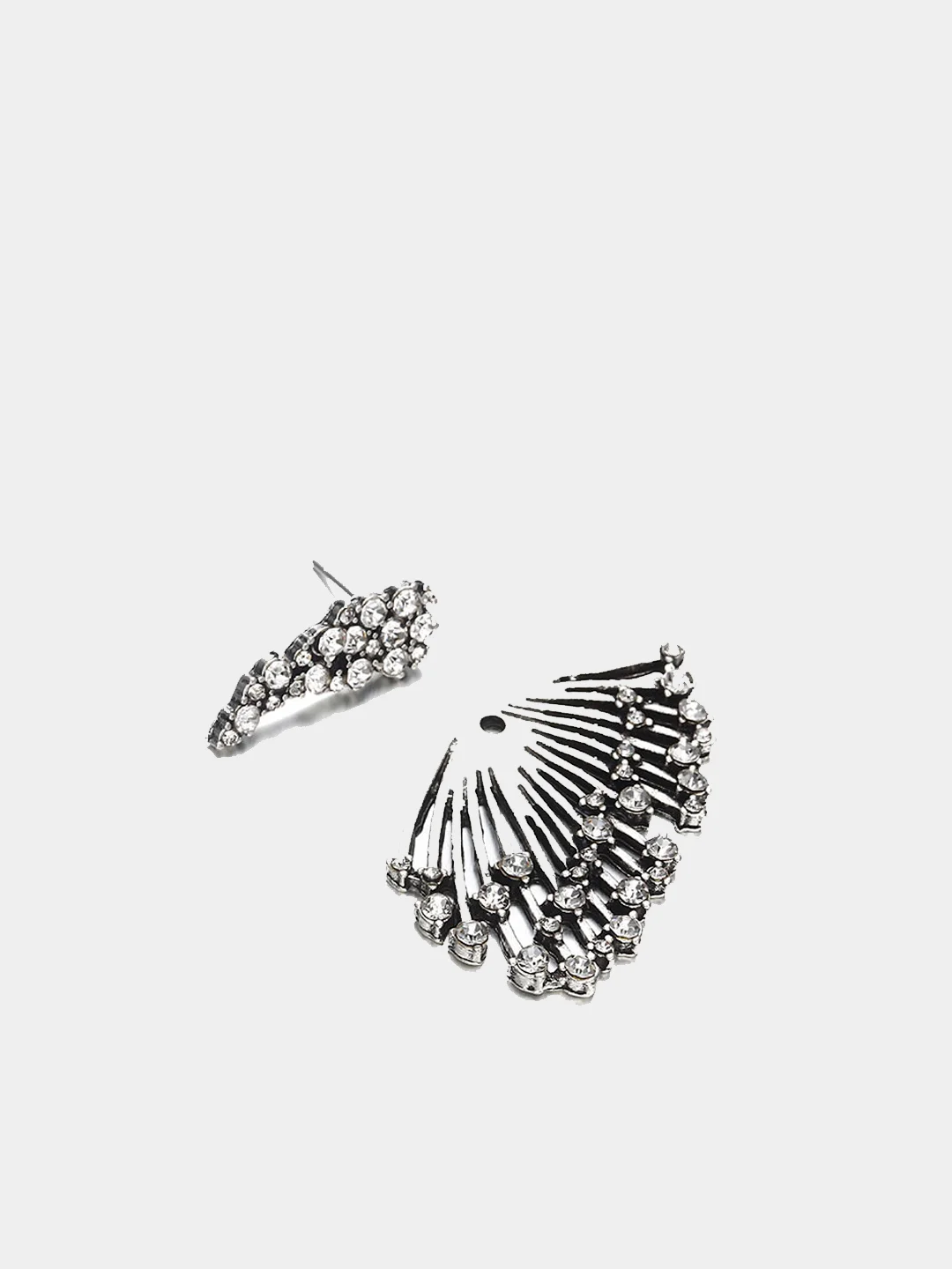 Асимметричная серьга-гвоздик за 29 ₽ купить в интернет-магазине ...