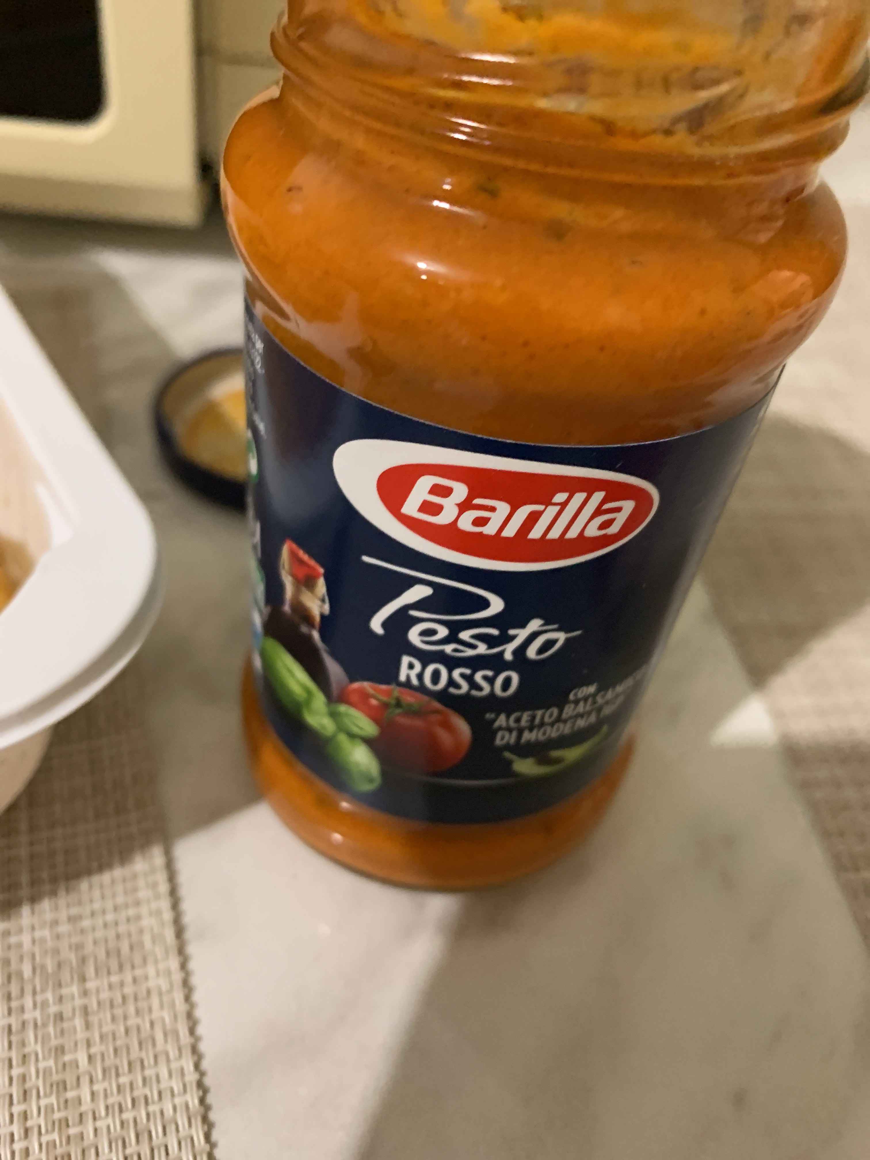 Соус Barilla Pesto Rosso c томатами и базиликом, 200г купить по цене 226 ₽  в интернет-магазине Магнит Маркет