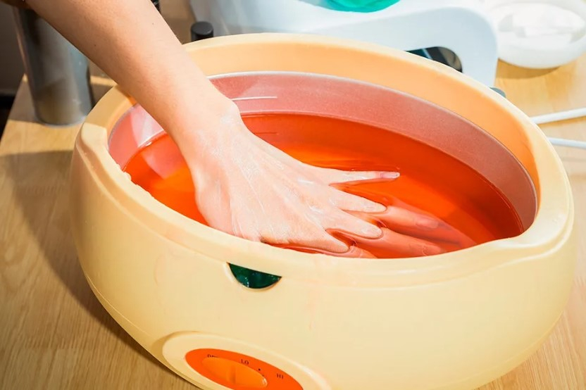 Парафиновые ванночки для рук в домашних. Ванночка парафин Wax аппарат. Парафинотерапия для рук. Парафиновые ванночки для ног. Ванночка для рук.