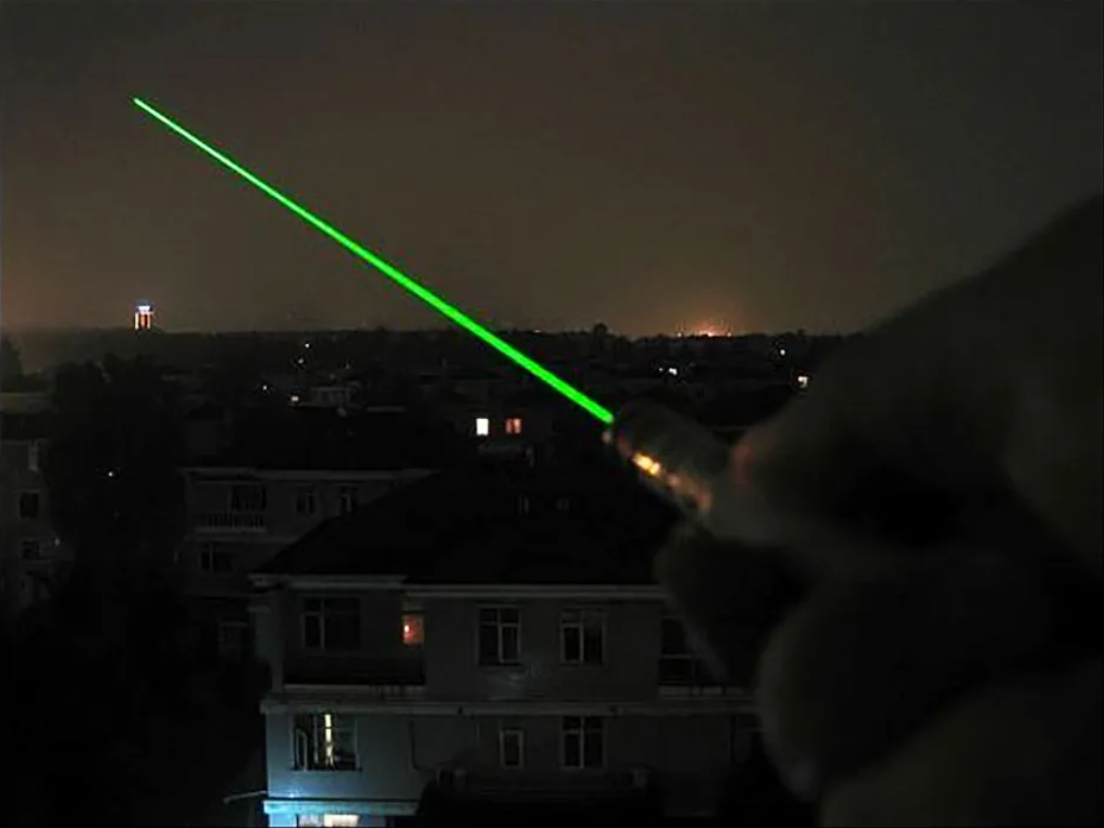 Как сделать указку. Мощная лазерная указка зеленый Луч 303. Зеленая лазерная указка Green Laser Pointer 303. Указка лазер зеленый Луч Green Laser Pointer 303. Лазерная указка 50000 MW.