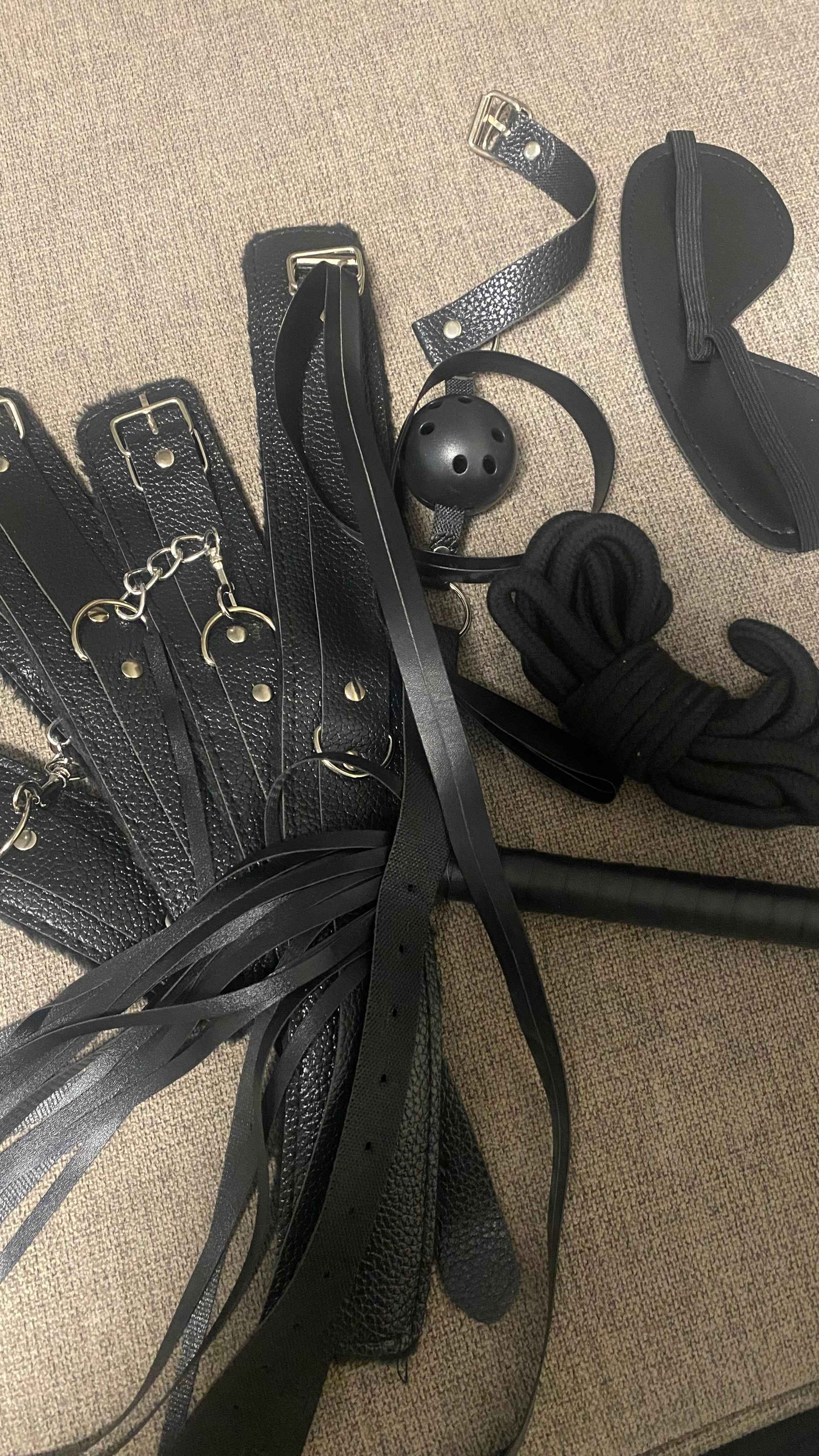 Порно көруді сұрады Жас аққұбаны орыс орманында сиқыды