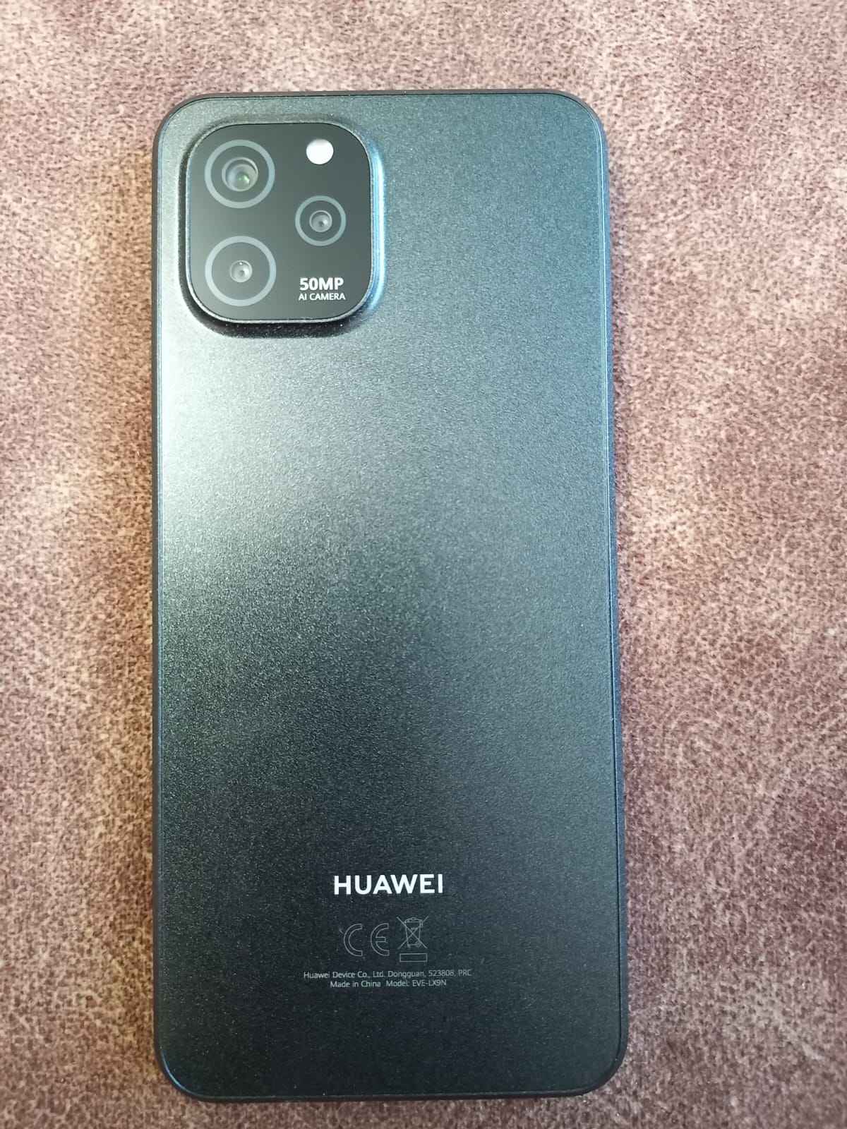 Смартфон Huawei Nova Y61 4/64 Gb купить по цене 9256 ₽ в интернет-магазине  Магнит Маркет