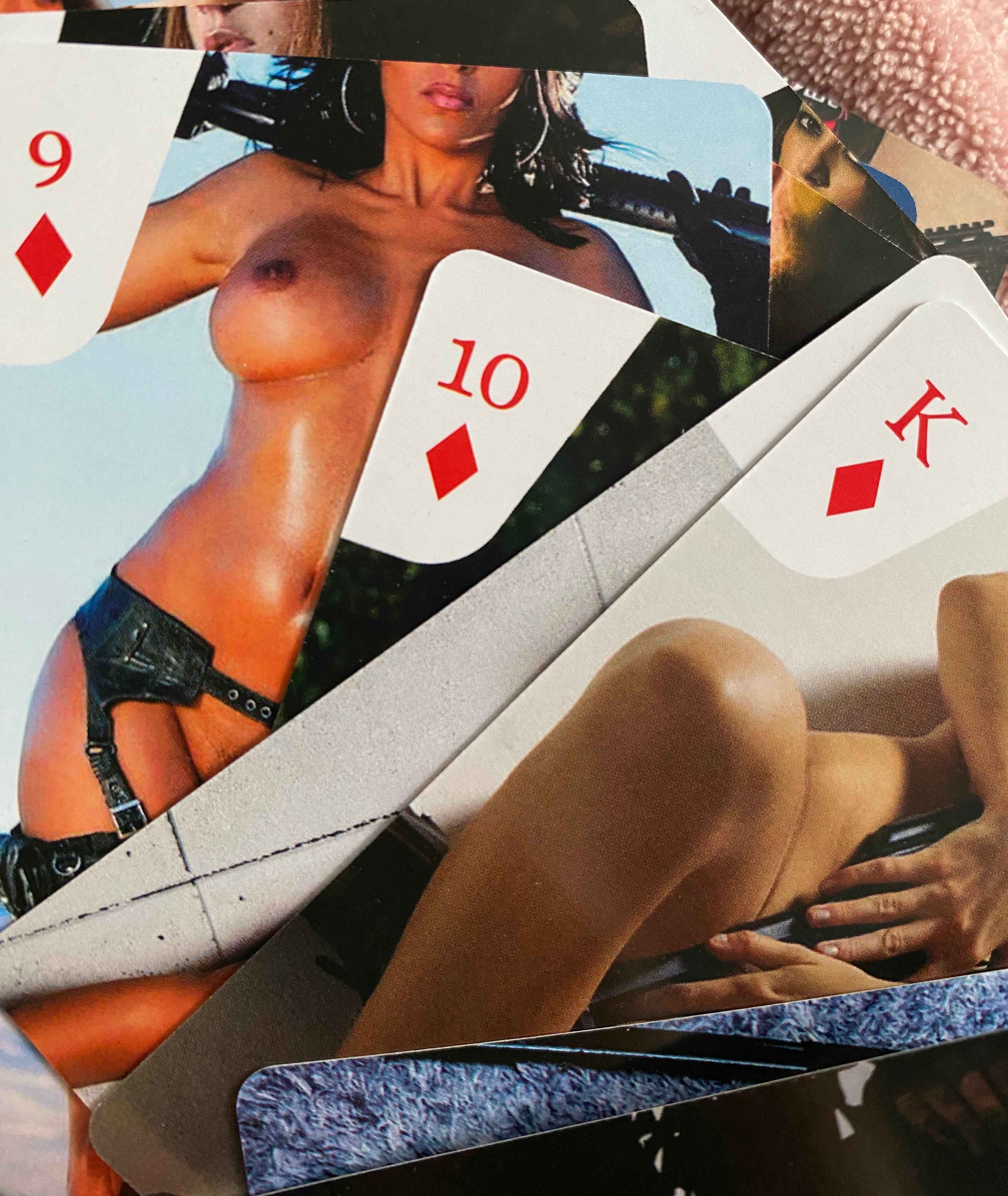 Голые подружки 18 Карты игральные, голые девушки, арсенал, 36 карт, 18+ купить по цене 136.51  ₽ в интернет-магазине Магнит Маркет