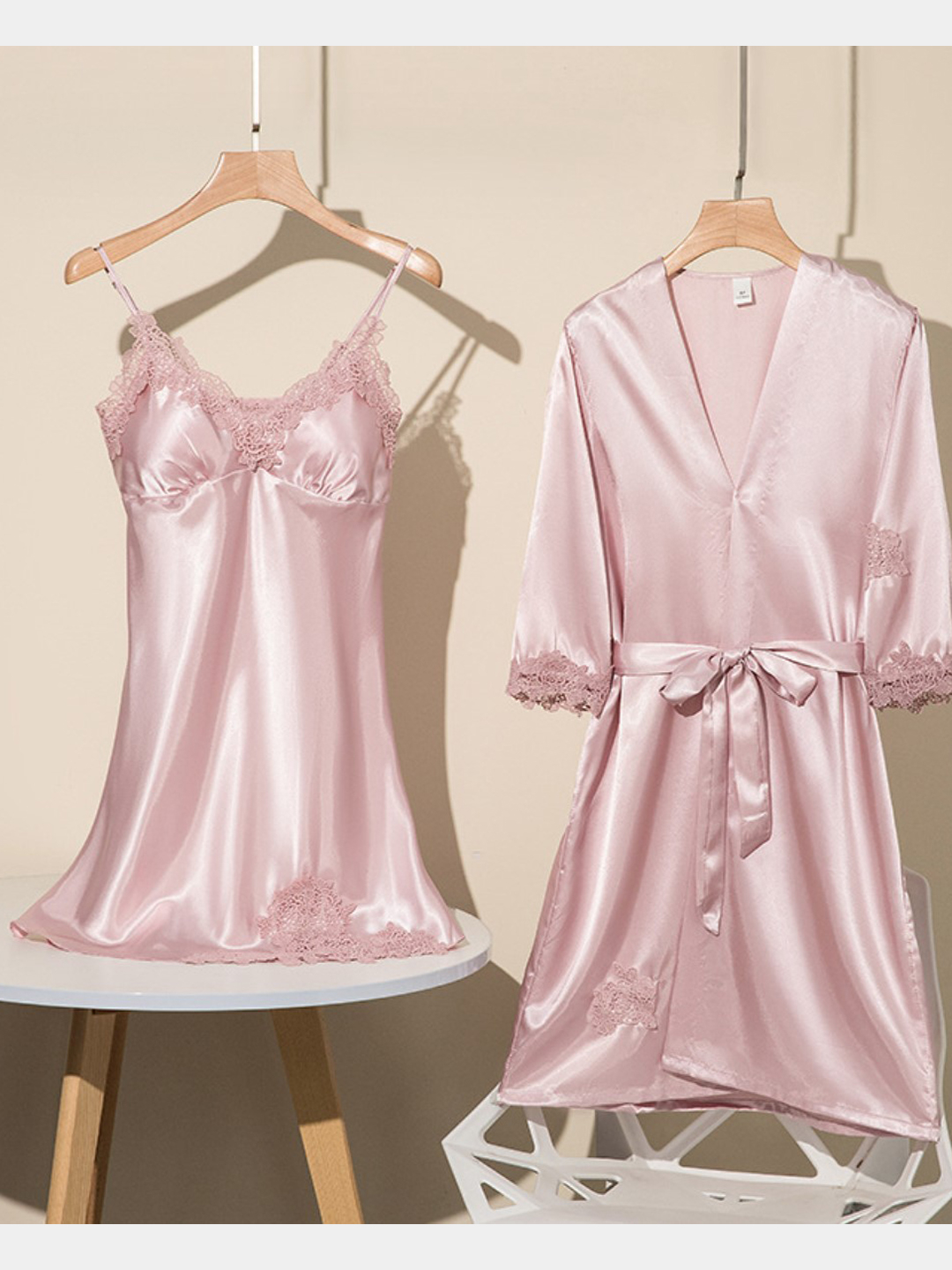 Женский комплект: халат и ночная сорочка купить по цене 1460 ₽ в  интернет-магазине KazanExpress